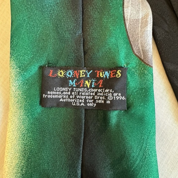 Looney Tunes Tazmanian Devil Autographed Baseball Mens Cartoon Neck Tie - Picture 3 of 5